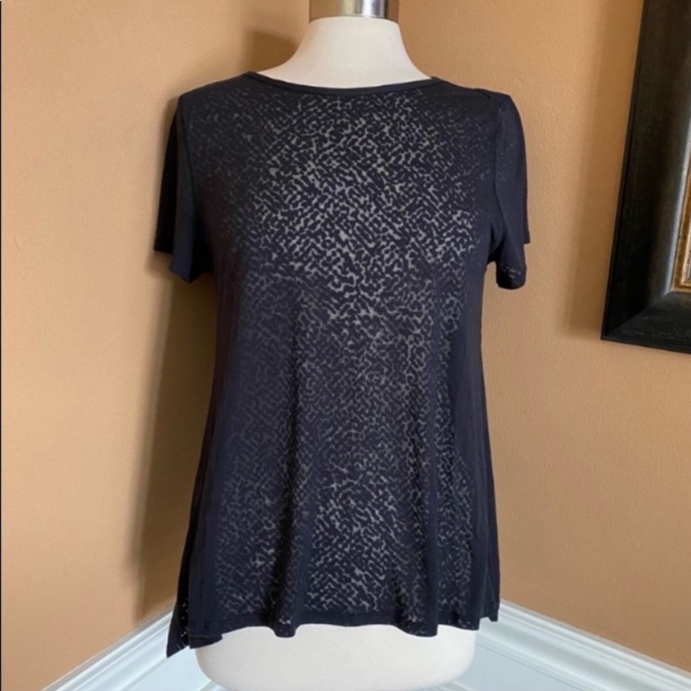 Lululemon loop around black tee Medium - Picture 2 of 10